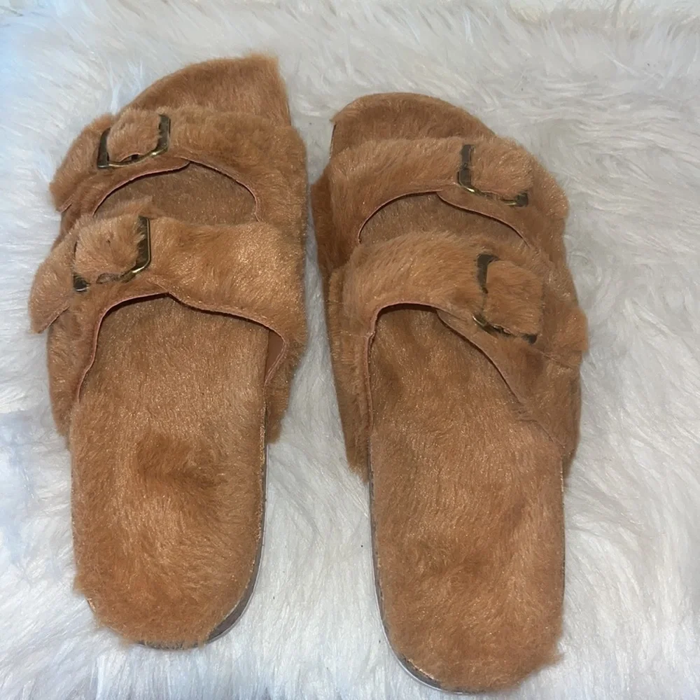 OLIVIA Miller Womens Stephy Furry Casual Slide Sandals teddy bear Tan size 9